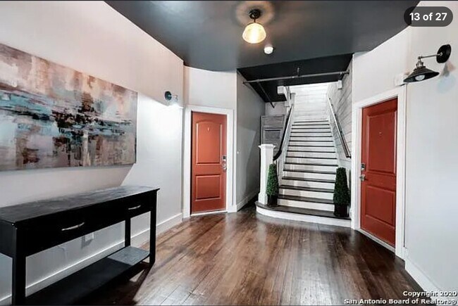 Foto del edificio - 201 E Courtland Pl