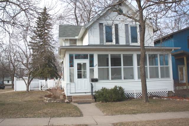 Building Photo - 628 W 10th St
