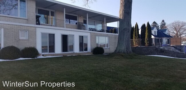 Foto del edificio - 1871 S Shore Dr