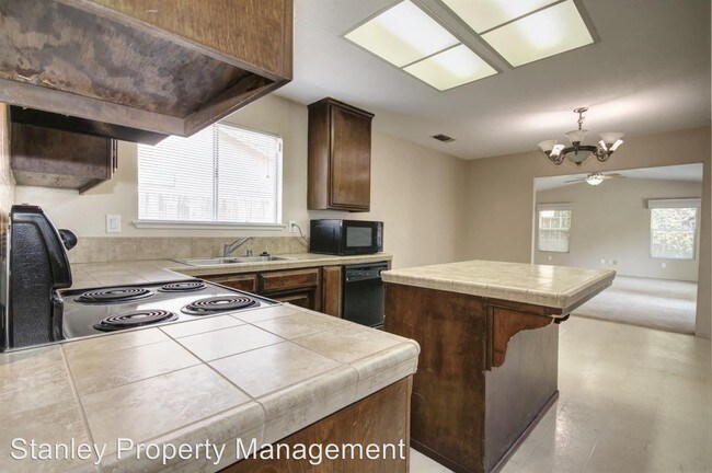 Building Photo - 3 br, 2 bath House - 8661 Banff Vista Way