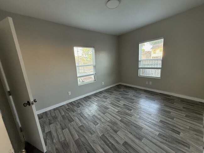 Building Photo - 1133 S Brownlee Blvd