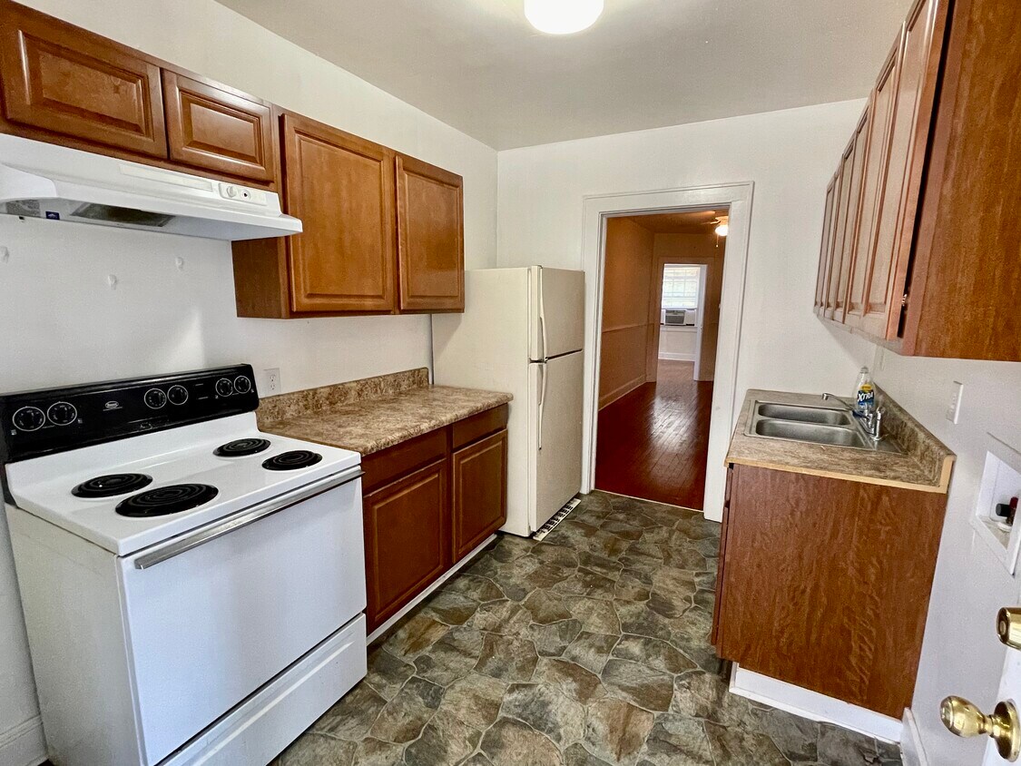 113 W Simmons Ave Unit 4, Williamston, NC 27892 Apartments in