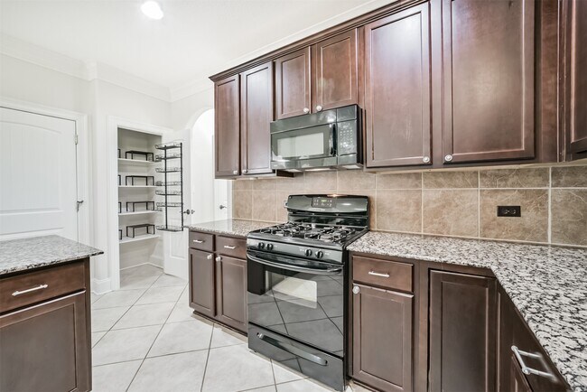 Building Photo - 3077 Dee's Cir
