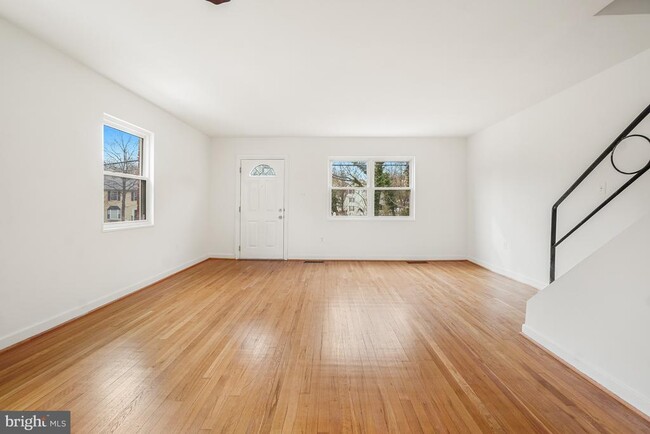 Building Photo - 6212 Carters Ln