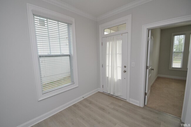 Building Photo - 8508 Secreto Dr