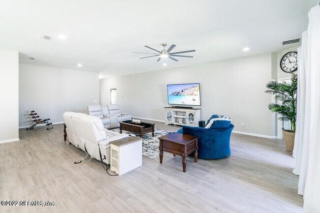Foto del edificio - 15935 Great Lakes Cir