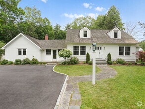 Building Photo - 947 Valley Rd