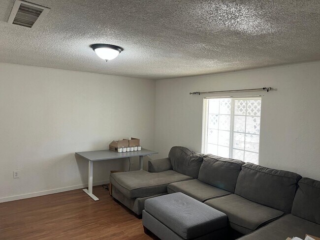 Foto del edificio - 10025 N 14th St