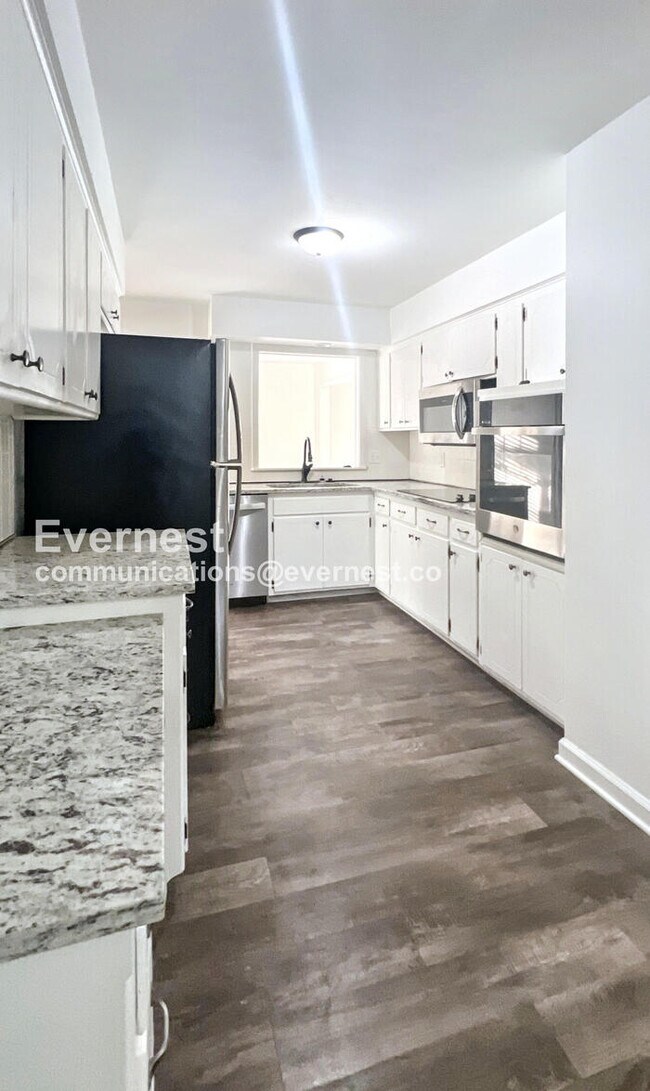 Foto del edificio - 10827 Beacon Ave