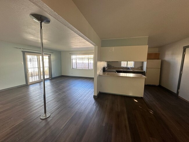 Foto del edificio - 3 bedroom 3 bath