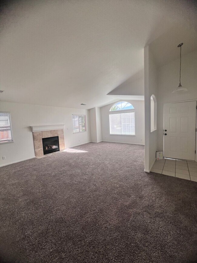 Foto del edificio - 5837 Webb St