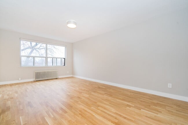 Building Photo - 12 Bater Ave