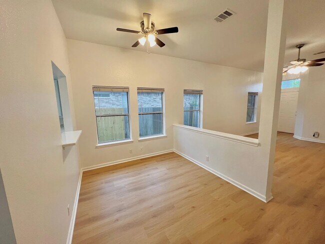 Building Photo - 1615 Royal Ascot Dr