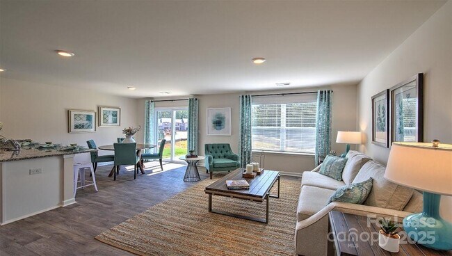 Foto del edificio - 145 Monroe Creek Blvd