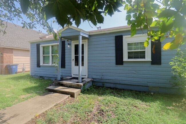 Building Photo - Beautiful Home On Corner Lot