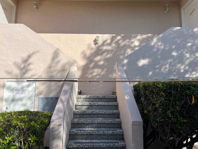 Foto del edificio - 2046 Yale St