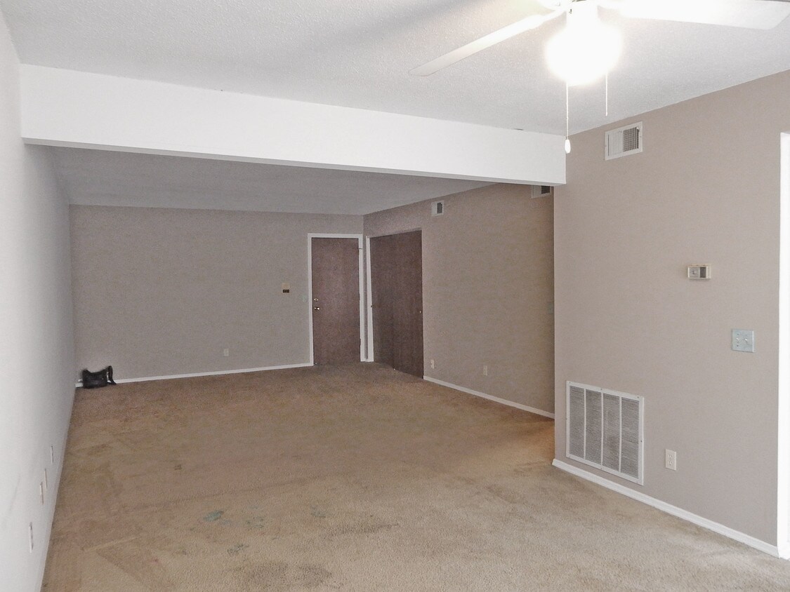 Looking from breakfast room into living room - 4420 Jamieson Ave