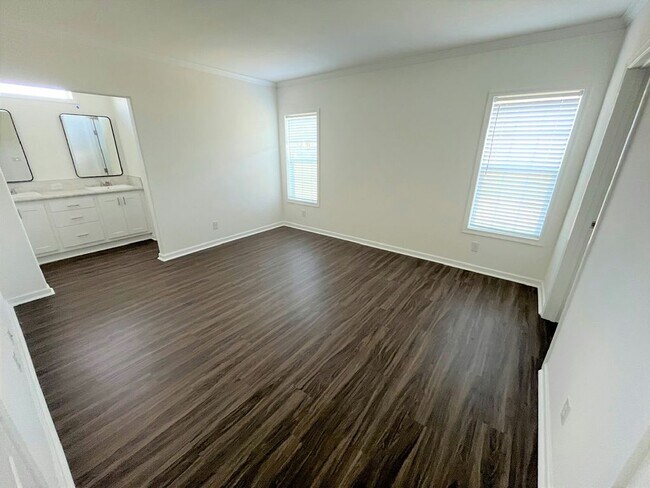 Building Photo - 5397 Bahia Wy