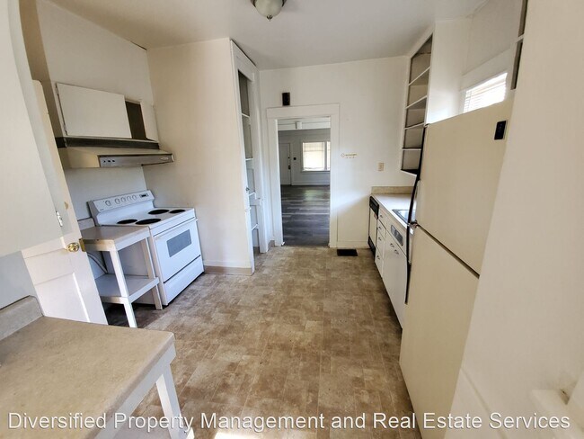 Building Photo - 5 br, 2 bath House - 204 NW Kings Blvd.