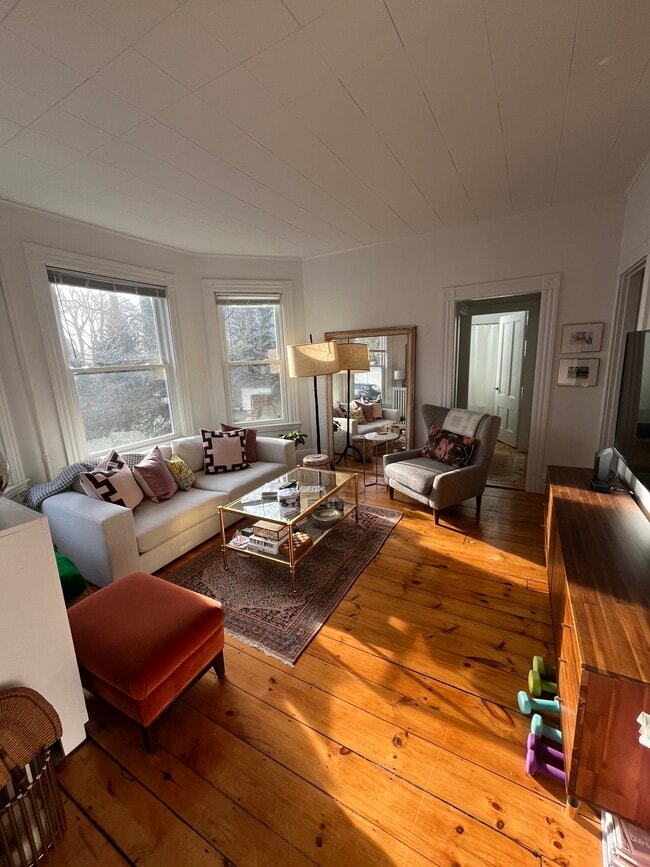 Building Photo - 14 Jersey St