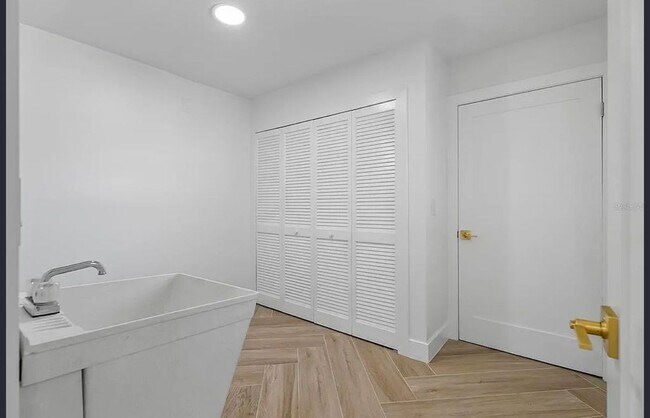 Foto del edificio - 104 Foxhall Ln
