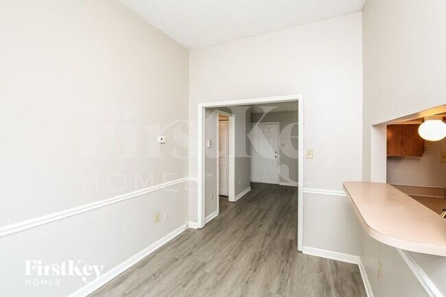 Building Photo - 5375 Crystal Oak Dr