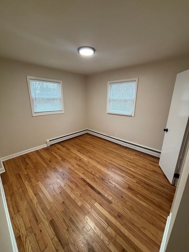 Building Photo - 13 Anthony Ln