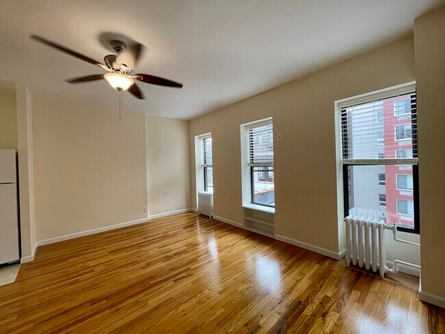 Foto del edificio - 153 E 116th St