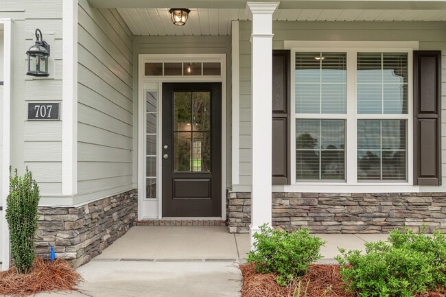 Building Photo - 707-p707 Ronaldsay Rd