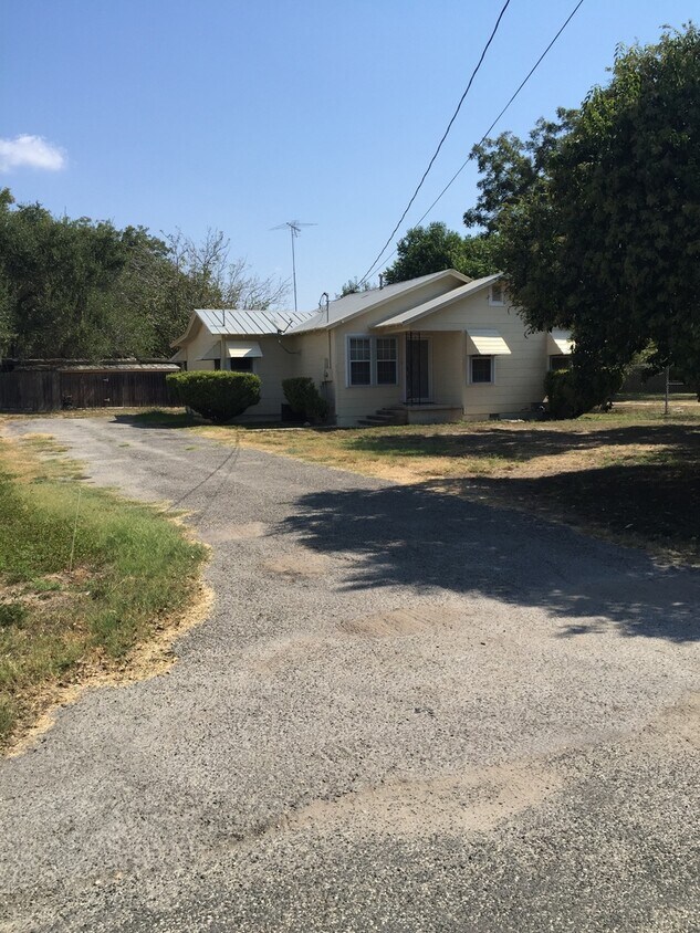 807 Naples St, Castroville, TX 78009 House Rental in Castroville, TX