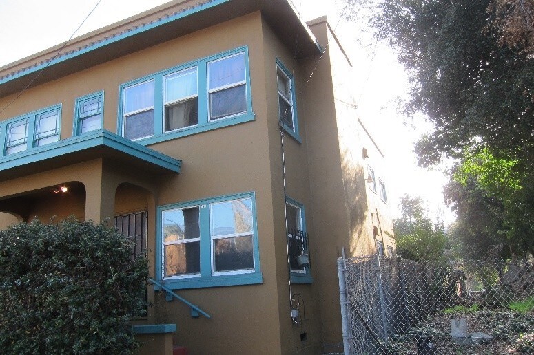 Building Photo - 555 30th St