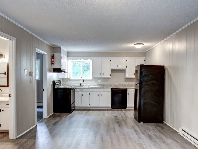 Building Photo - Stadium View Apartments