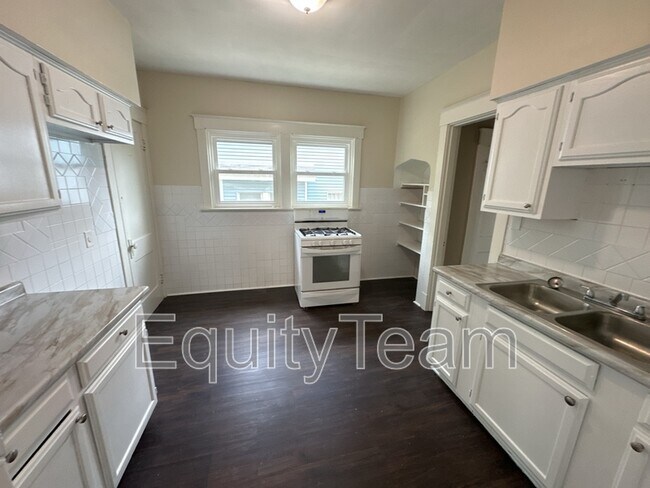 Foto del edificio - 4939 Western Hills Ave