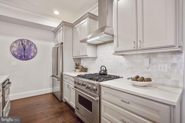 Building Photo - 2113 12th St NW