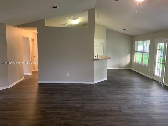 Building Photo - 20 Ethel Ln