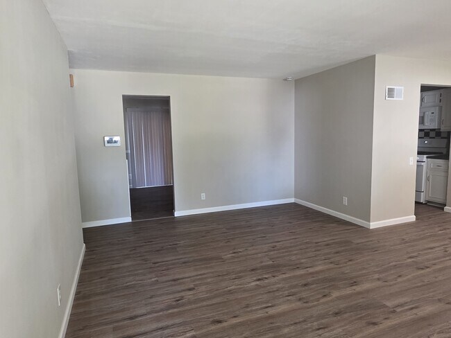 Foto del edificio - 2259 Ainsworth Dr