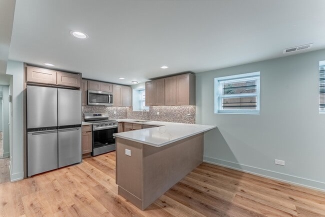 Foto del edificio - 4716 N Winthrop Ave