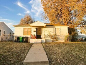 Building Photo - 2644 NW 11th St