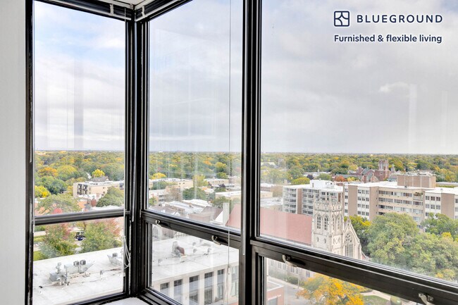 Foto del edificio - 100 Forest Ave