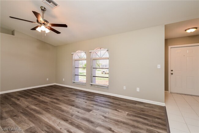Foto del edificio - 8352 Bounty Rd