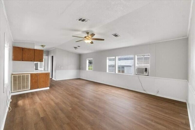 Foto del edificio - 45 Tower Manor Dr