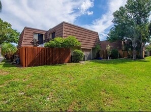 Building Photo - 1166 6th Ave