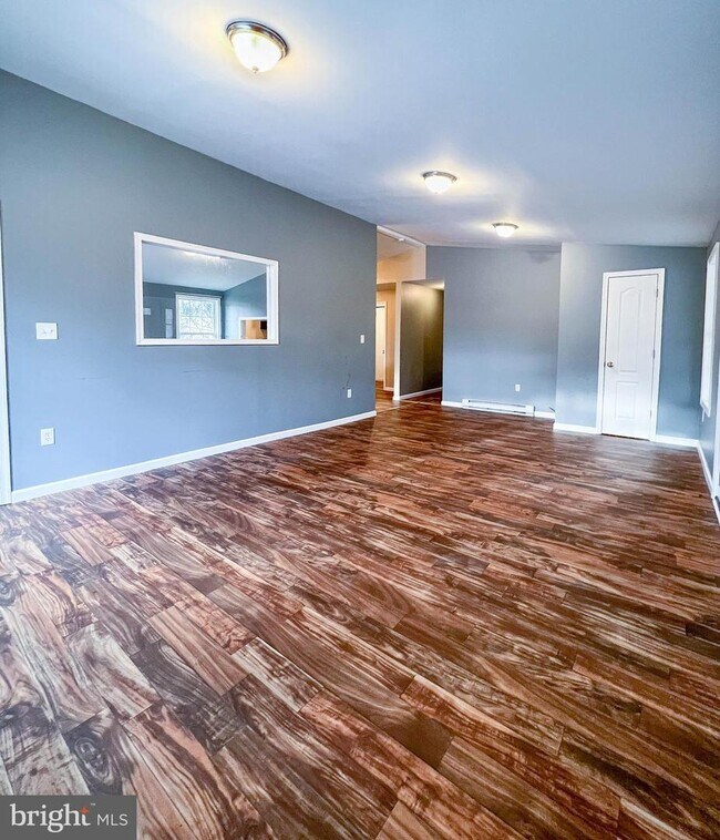 Building Photo - 28 Heavenwood Ln