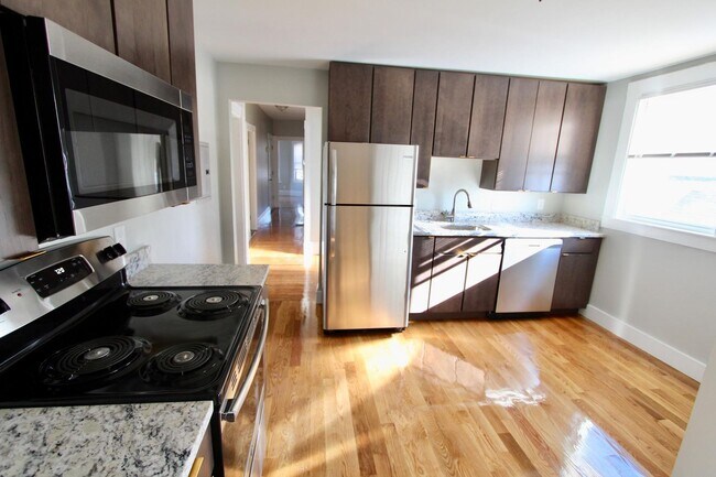 Foto del edificio - Large, Gorgeous Dorchester 4bed/2ba
