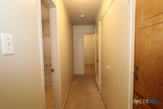 Building Photo - 208 Sorrell Dr