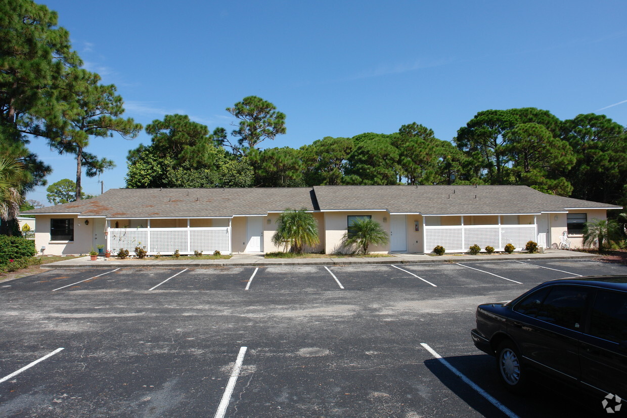 Front - 165 Old Englewood Rd