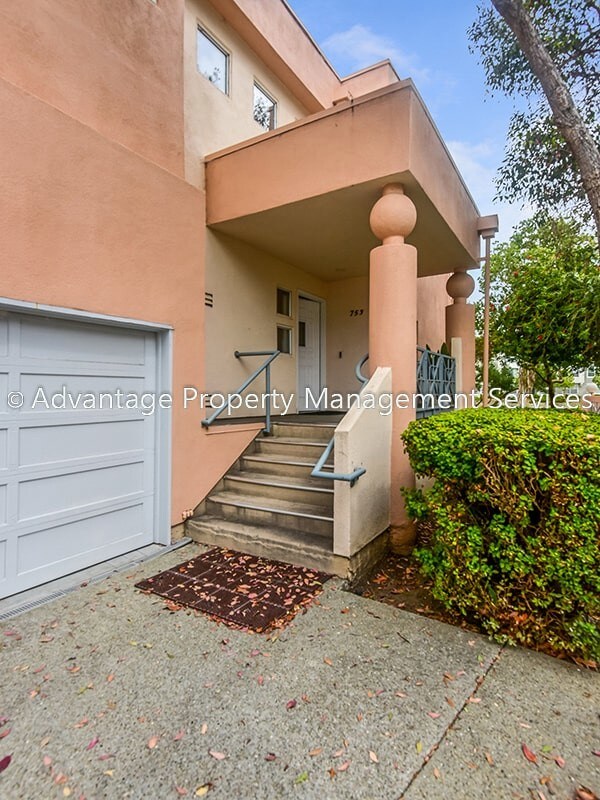Foto del edificio - 753 Mediterranean Ln