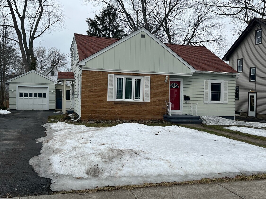 114 Holcroft Rd, Rochester, NY 14612 House Rental in Rochester, NY