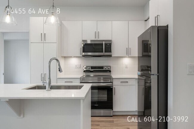 Photo du bâtiment - Brand New Condo in Sterling at Bell Centre - Last Month Free!