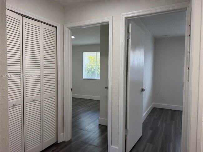 Foto del edificio - 580 NW 58th St